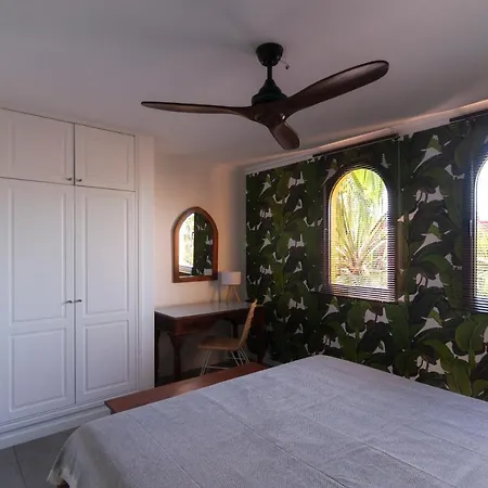 Leonardos * Κοραλέχο